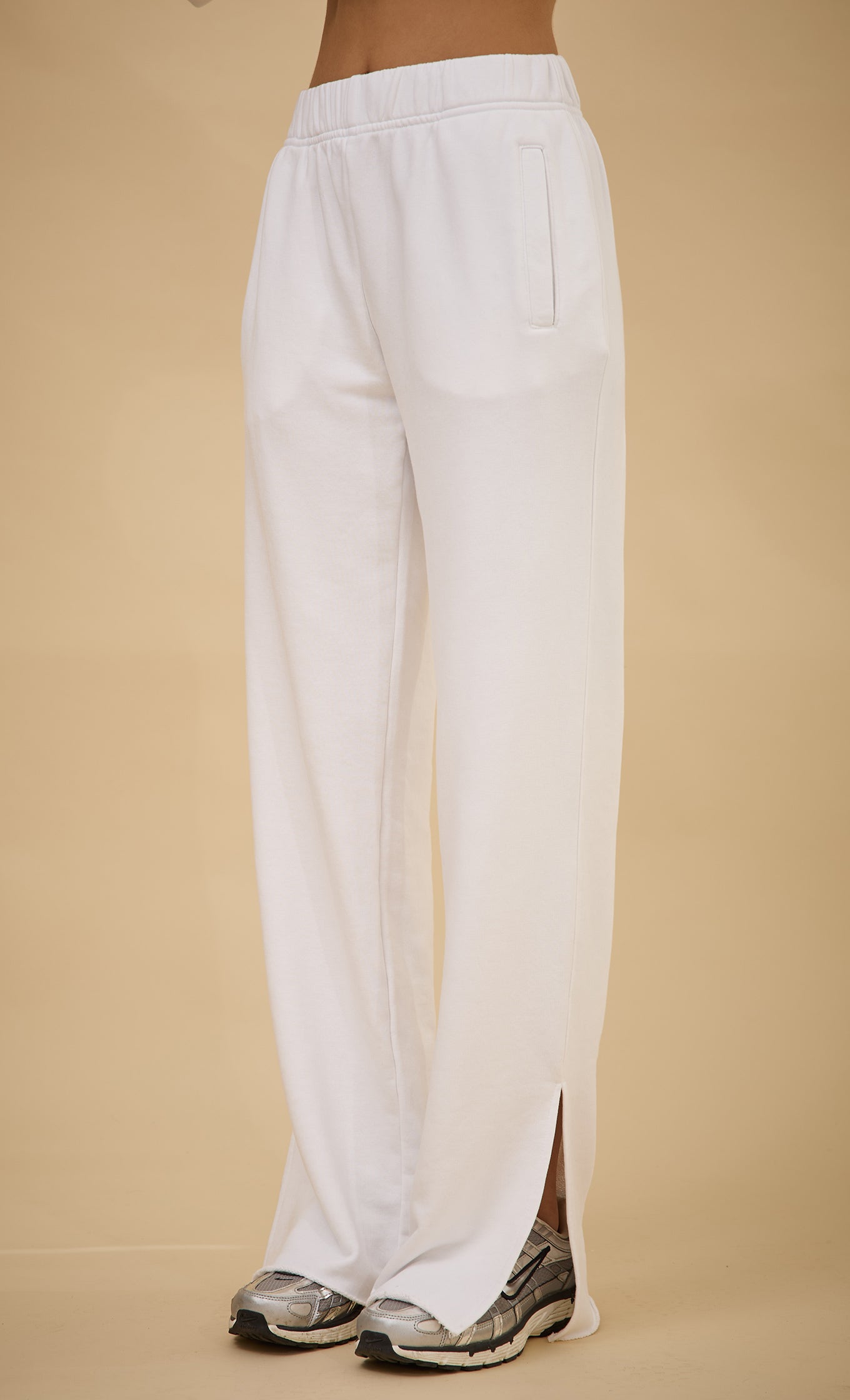 MOON WHITE PANTS