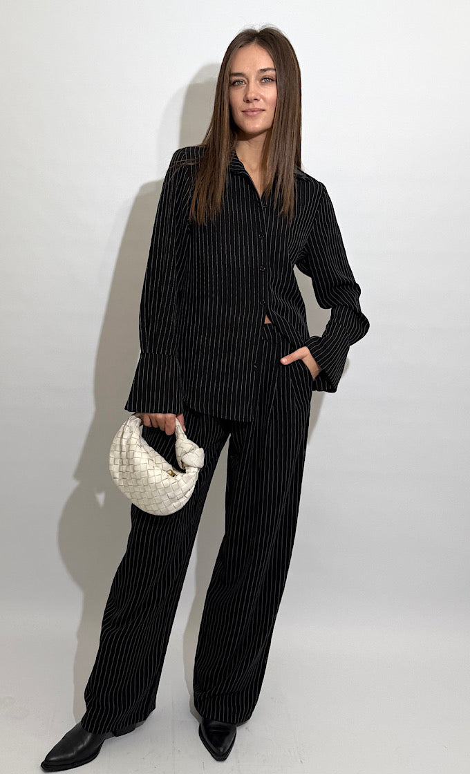 ROMI BLACK STRIPED SUIT 