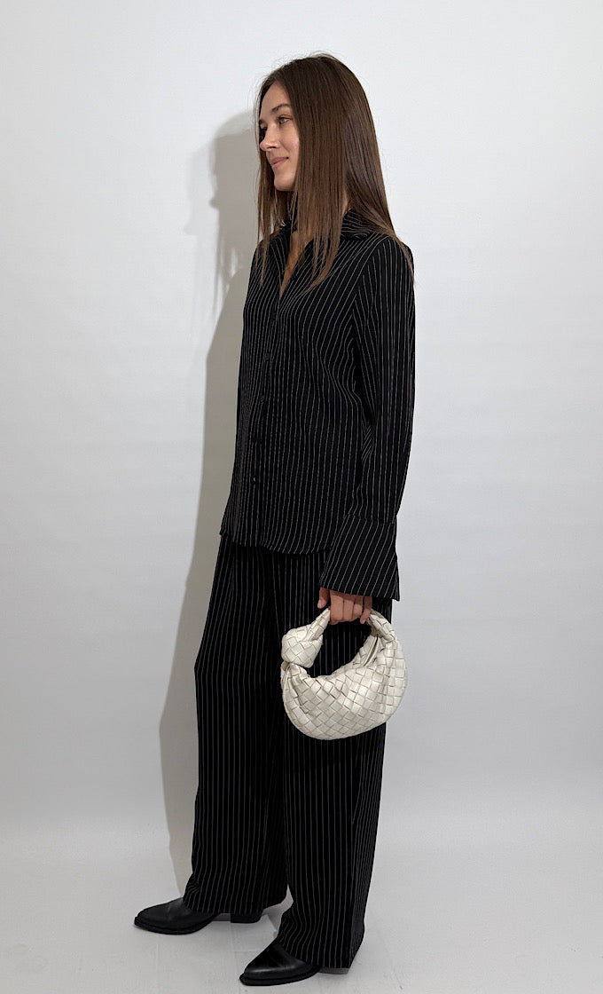 ROMI BLACK STRIPED SUIT 