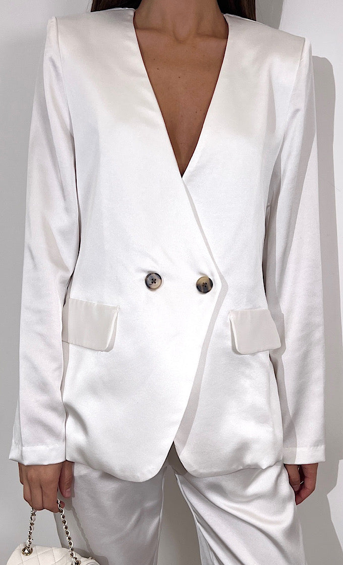 DORIA CREAM SUIT 