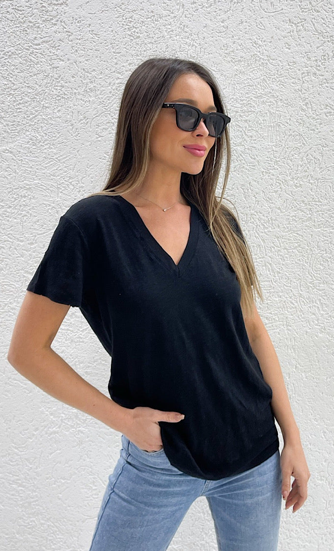 Black V linen t-shirt